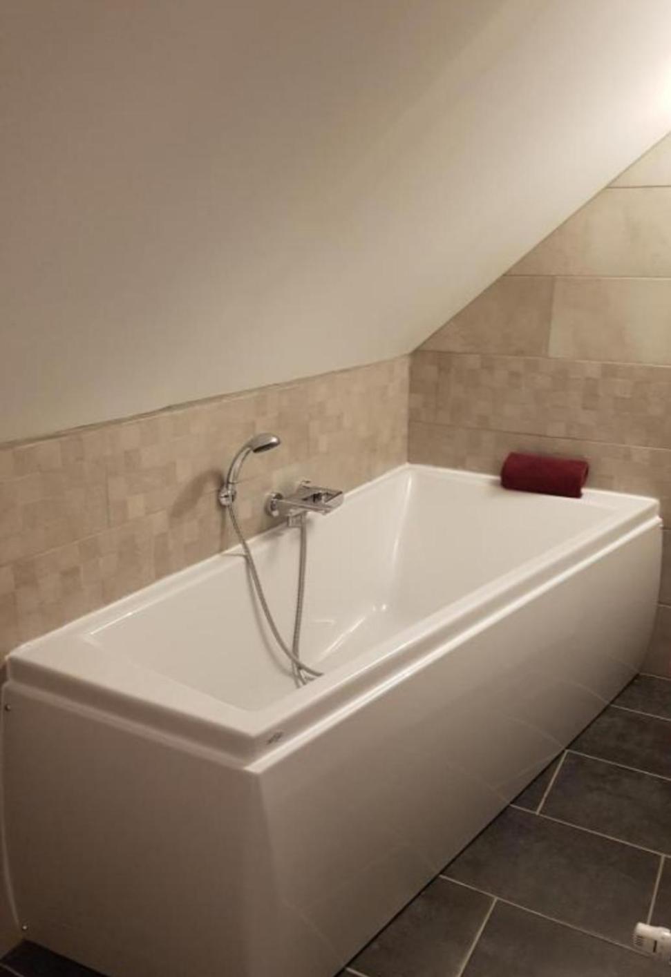 La Longere Des Glycines Bed & Breakfast Egligny ภายนอก รูปภาพ