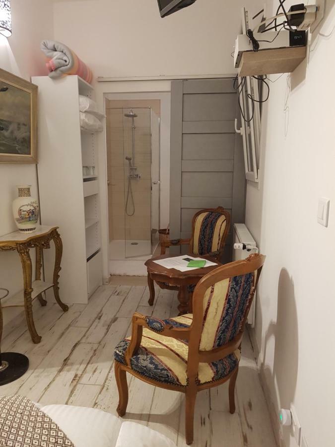 La Longere Des Glycines Bed & Breakfast Egligny ภายนอก รูปภาพ